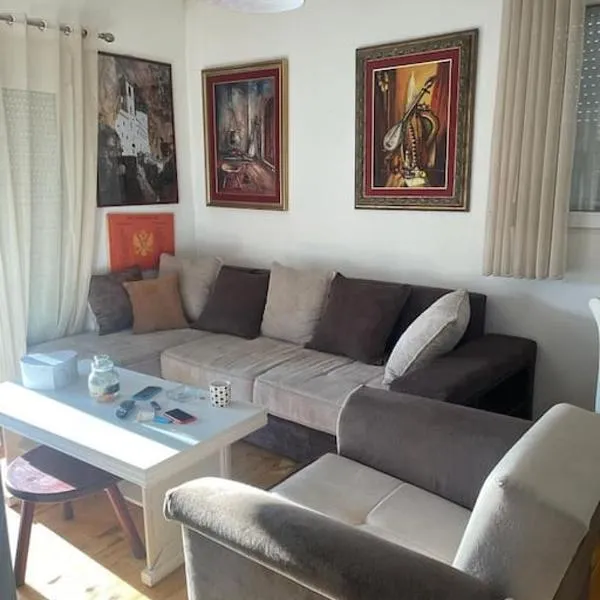 Kadmi, hotell sihtkohas Njeguši