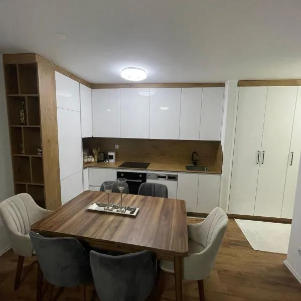 Luxury Apartment, khách sạn ở Gjilan