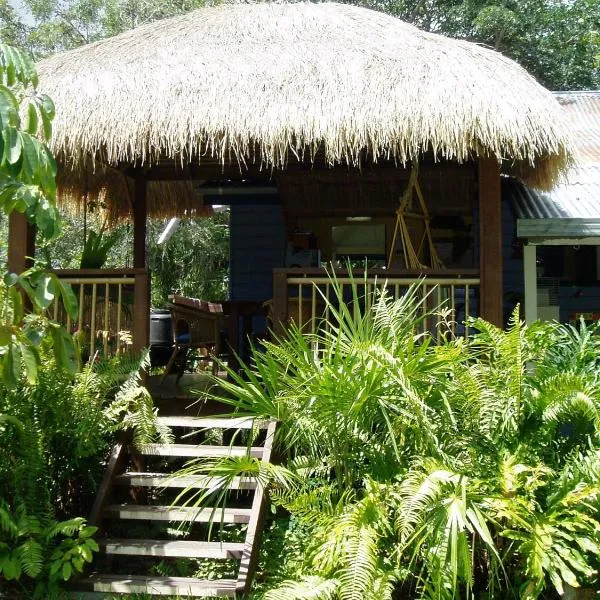 Mango tourist Hostel, hotel in Hervey Bay