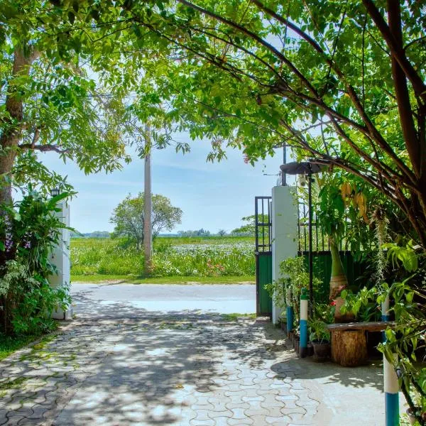 New Cormorant Lake Resort & Yala Safari Place, hotel v destinaci Tissamaharama