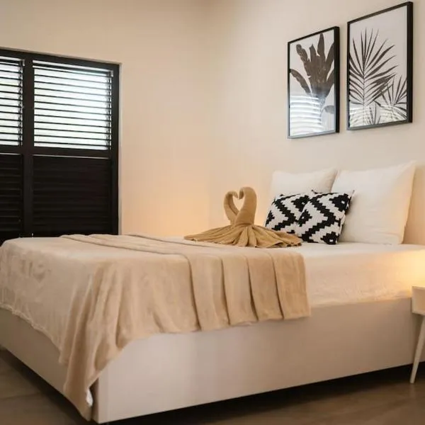 VILLA Arte - just minutes from Mambo & Pietermaai, hotel in Willemstad