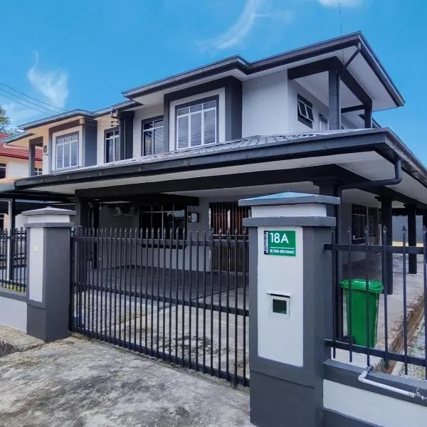 Sibu T1 Homestay, 4 Bedrooms, hotel in Sibu