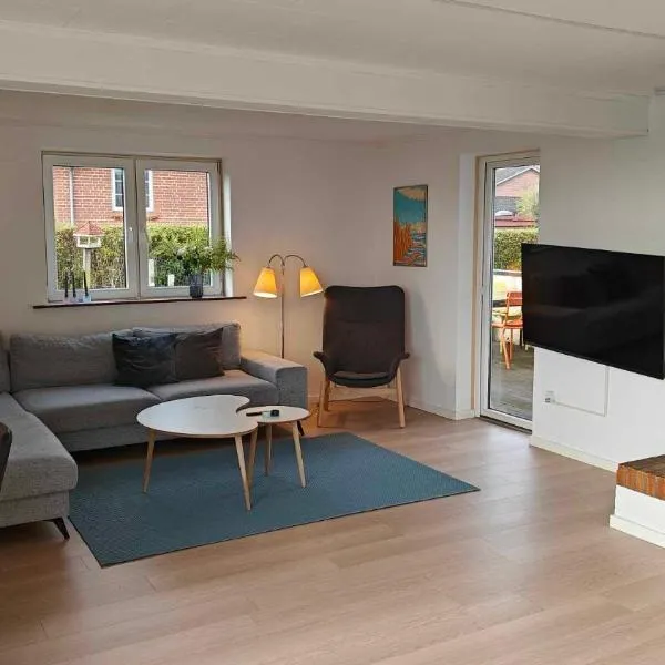 Sommerhus ved strand og lystbådhavn Søby - Ærø, hotel in Søby