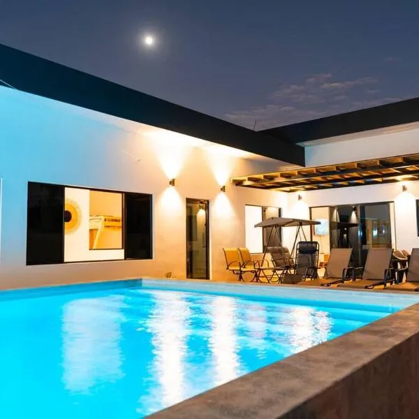 New beach house @ Costa del Sol, hotel in La Paz