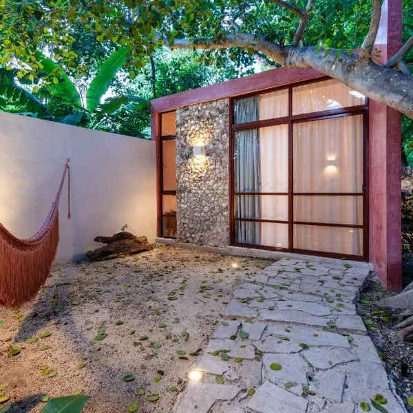 Casa Tuch. Suites independientes de diseño. Retiro de lujo, oasis de paz., hotel in Mérida