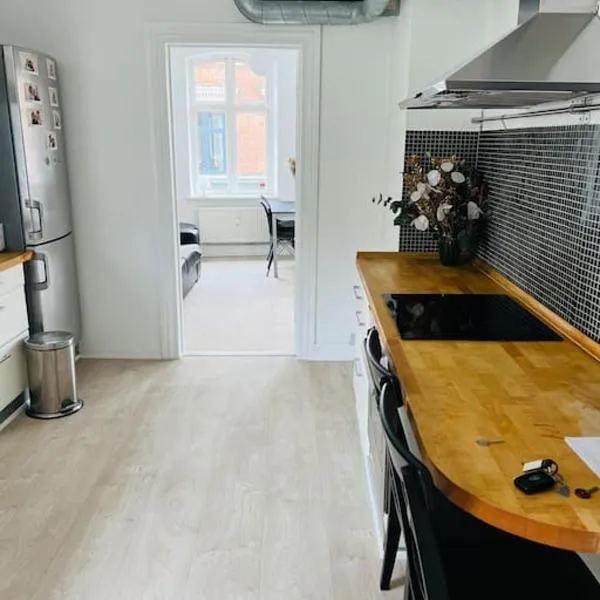 Lovely 1-bedroom condo in Aarhus C, hotel v destinaci Arhus