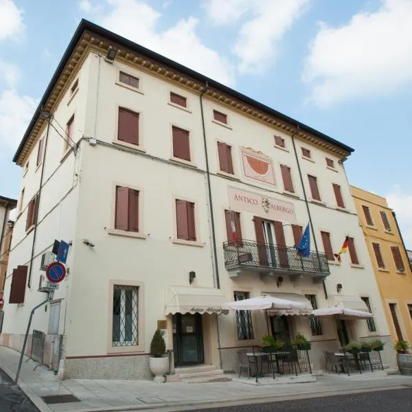 Antico Albergo, hotel v destinaci Negrar