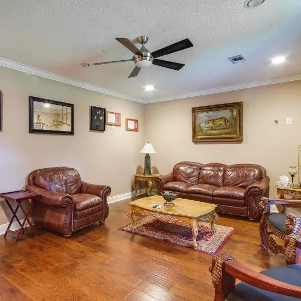 Homey Greenwood Getaway with Patio and Backyard, hotel in Greenwood