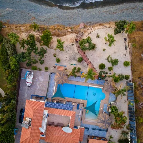 Astrofegia Beachfront Villa，位于波莫斯的酒店