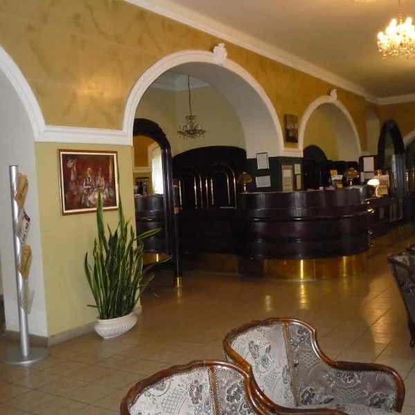 Fiume Hotel, hotel a Békéscsaba