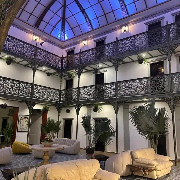 Hotel Tierra Marina Centro Historico, готель у місті Мазатлан
