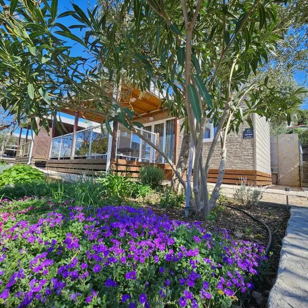 Mobile House 4 you, Murter - Slanica, hotel in Murter