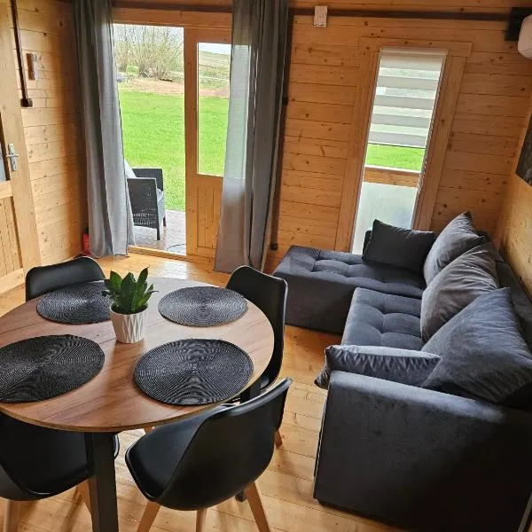 Domki Letniskowe przy Strażnicy, hôtel à Radków