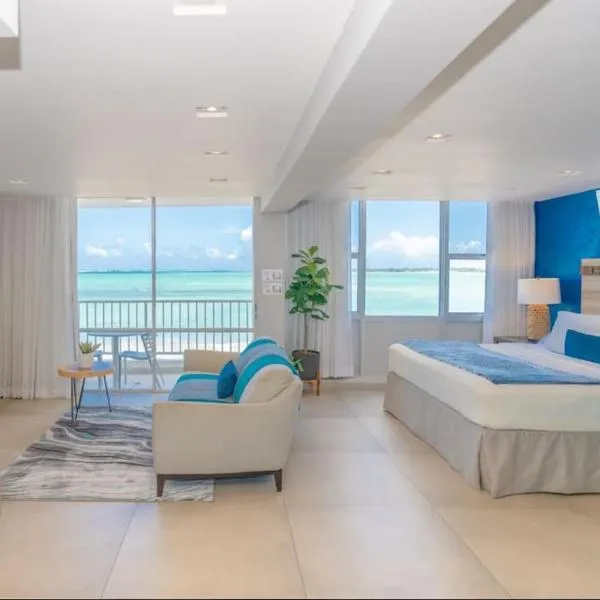 Modern Jewel Beachfront Isla Verde, hotel in San Juan