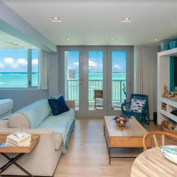 Enchanted Honeymoon Isla Verde Beachfront, hotel in San Juan