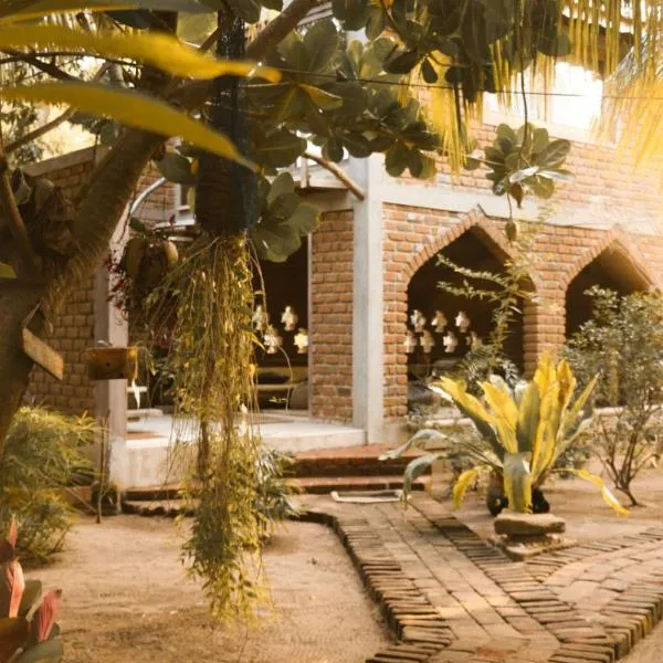 Monsoon Eco Resort - Whisky point Arugambay、ポットゥビルのホテル