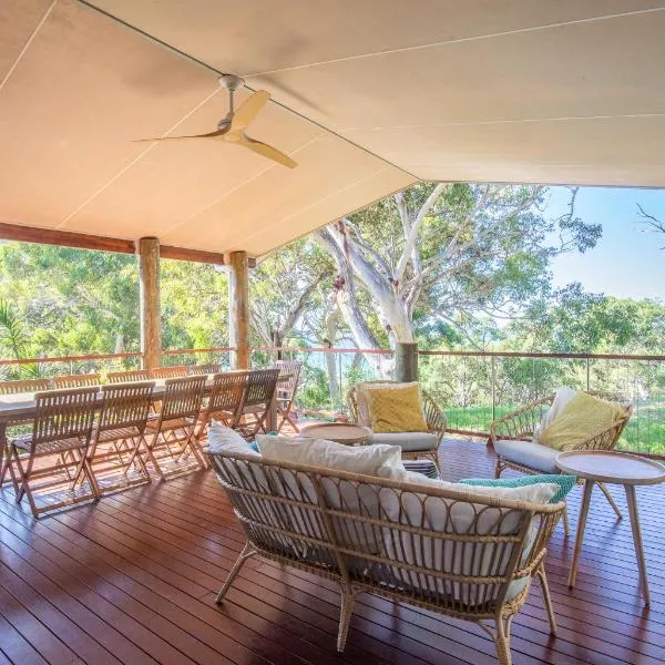 Surf Gums, Sleeps 9, Pet Friendly, Fully Renovated, hotel v destinaci Point Lookout
