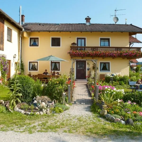 Stefanutti-Hof, hotel i Grabenstätt