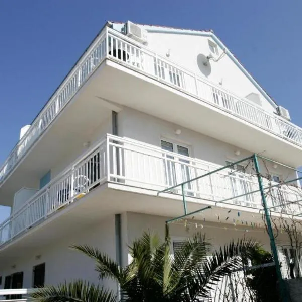 Apartments Trogrlić, khách sạn ở Đảo Hvar