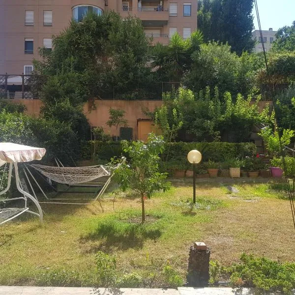 EUR Charme Apt&GARDEN, hotel di Rome