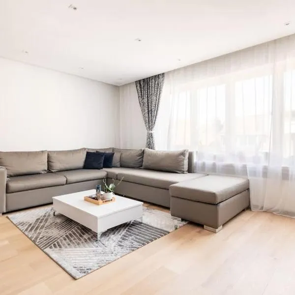 European heart 2-bedroom flat., hotel in Brussels