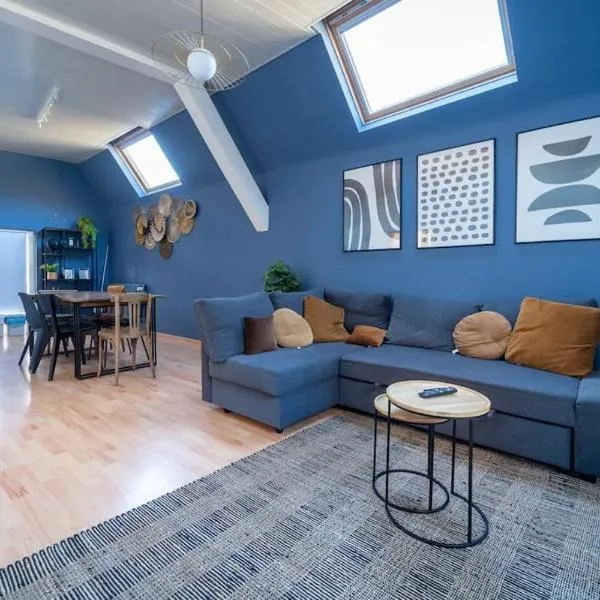 At the water's edge, warmthy Dinant - Small price, hotel in Dinant