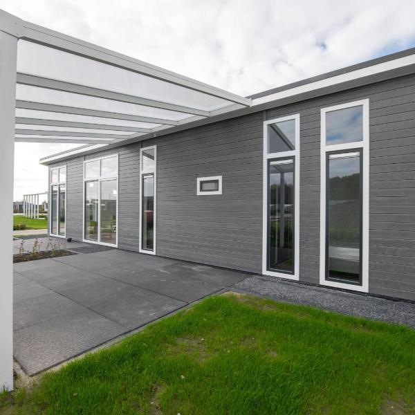 Modern, high-quality chalet with WiFi near the Oosterschelde