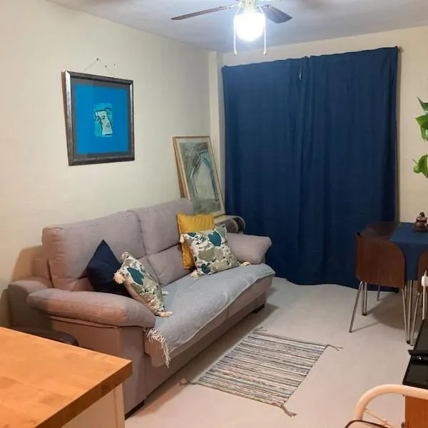 Piso centro Salou cerca mar, hotel in Salou