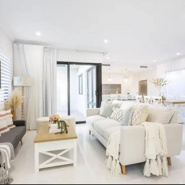 East Vic Park Luxe New Home, ξενοδοχείο στο Περθ