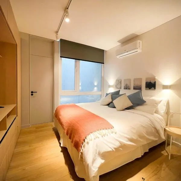 HOM l Departamento 4PAX en Barrio Lastarria, hotel in Santiago