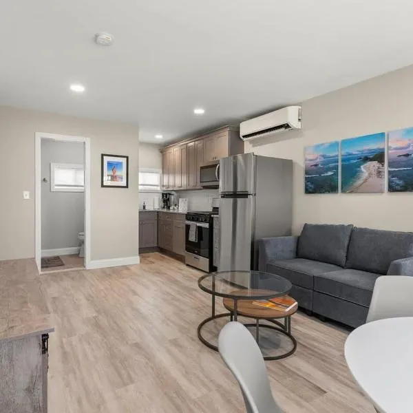 Fully Renovated Steps to Beach The Americana, hotel in Hampton