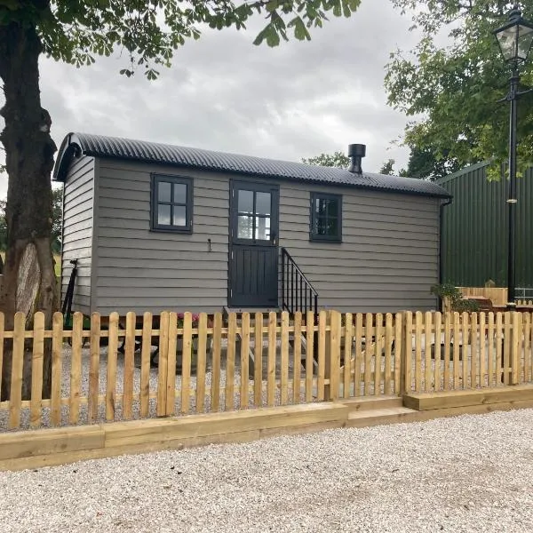 Owls Retreat, Meadowview House, hotel in Stoke on Trent