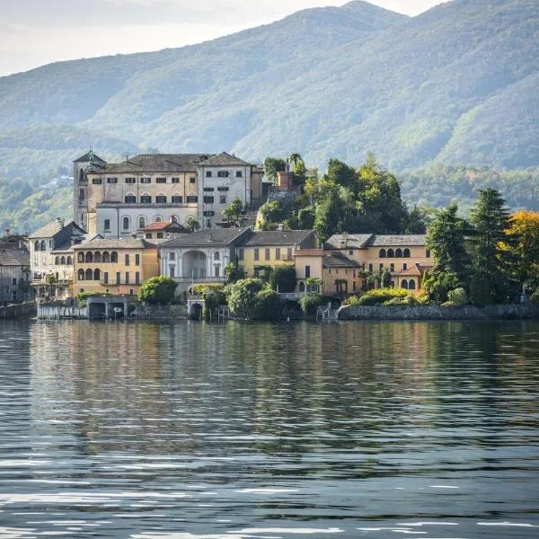 Appartamento Vacanze - Holiday Apartment "Ortamore", hotel v destinaci Orta San Giulio