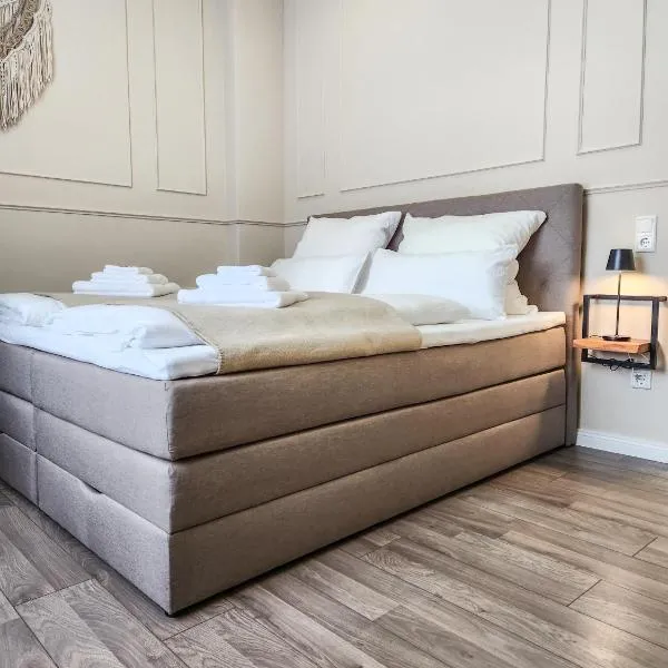 Lünen में, होटल GELI Homes L1 - 2x Zimmer, 2x Kingsize Bett, 1 bis 4 Personen, Parkplatz, TV, Wifi, top Küche, Kaffee, Tee