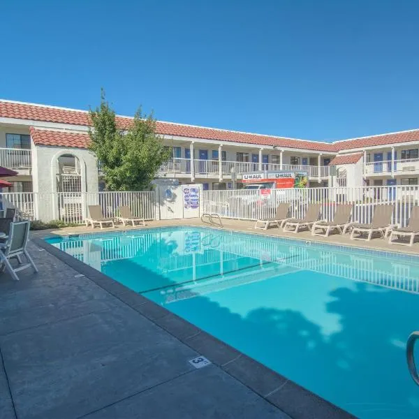 Motel 6-Redding, CA - South, hotel en Redding