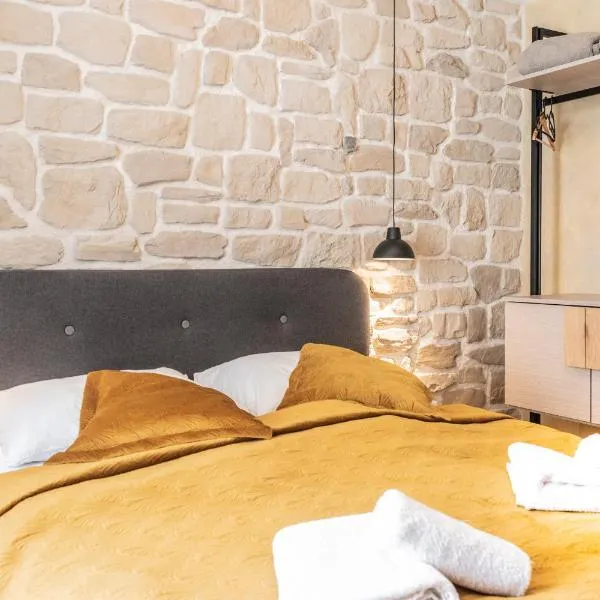 L&B Amphitheater Apartments, hotel in Pula
