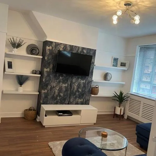 Flat in White city - Westfield, hotel in London