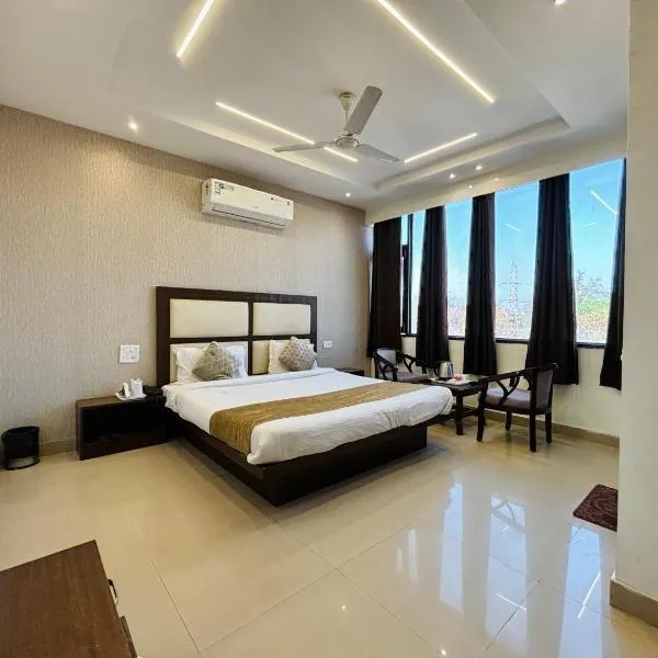 Hotel The Benz, ξενοδοχείο σε Τσαντιγκάρ