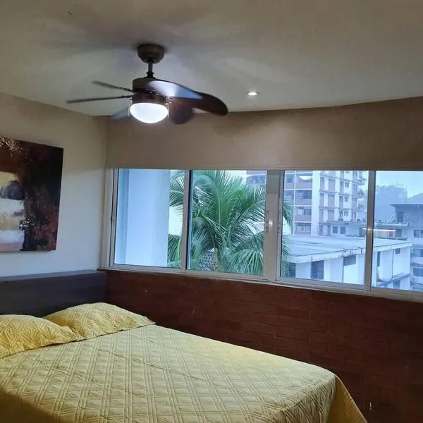 R.1114 Estudio ejecutivo privado, con cocina y baño., hotel in Panama City