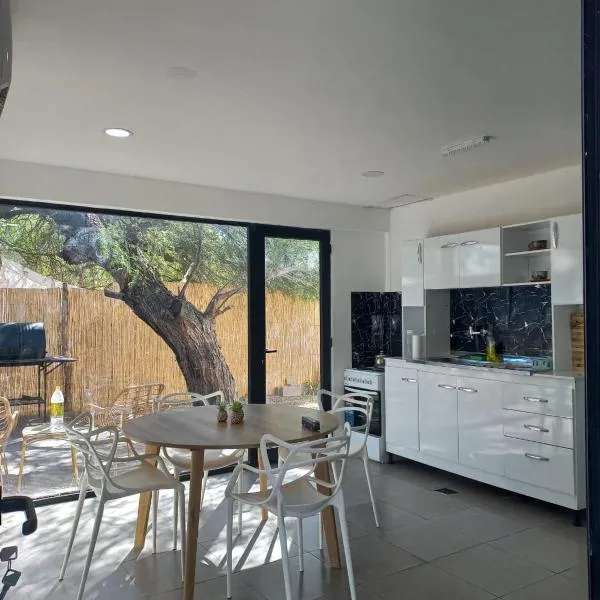 Takú Huasi, hotel en La Rioja