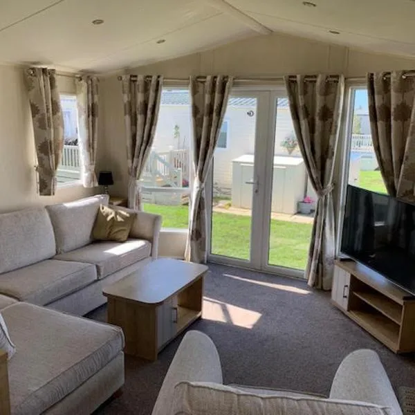 Newbeach Holiday Park - Greenfields, hotel i Dymchurch