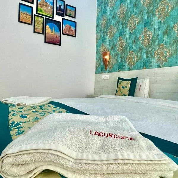 La Curcuma Luxury Homestay, khách sạn ở Khajurāho