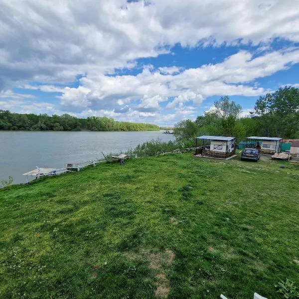 Green camp & Sports Pri Popa, ξενοδοχείο σε Vardim