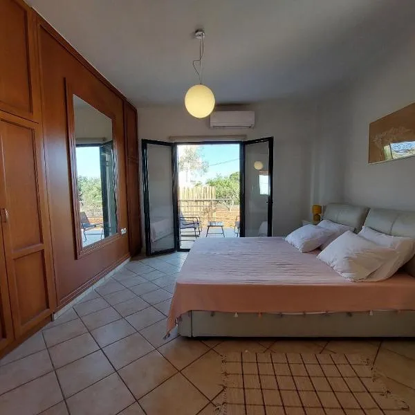Villa near Seitan Beach, hôtel à Khordhákion