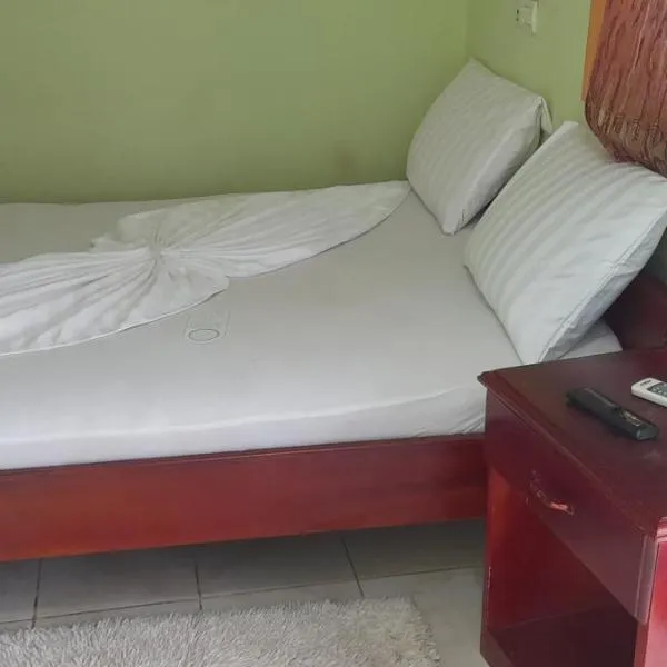 CHEZLIBAMA, hotel ve Franceville