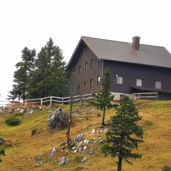 Črnuški dom na Mali planini, hotel in Krivčevo