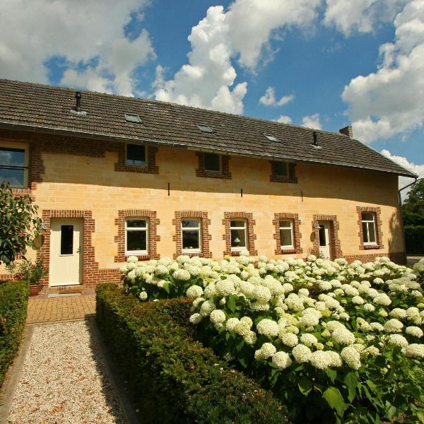 Lovely Farmhouse in Wijlre with Forest nearby