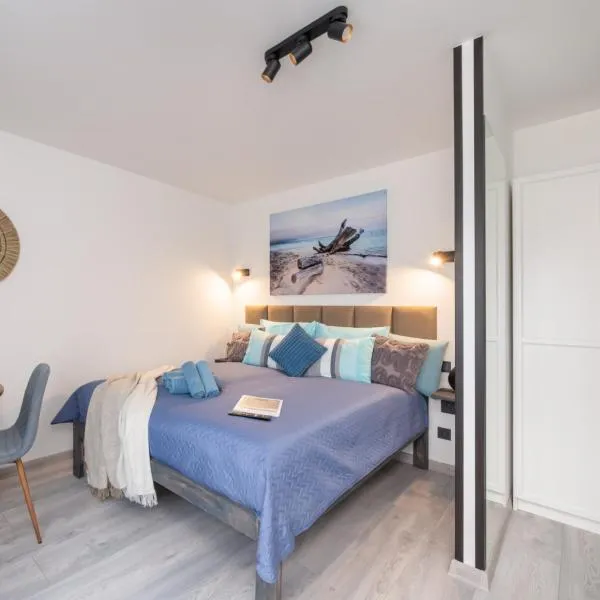 Green Garden & Private Parking Apartments with Playground, готель у Ризі