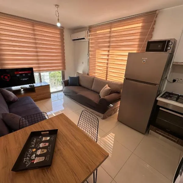 Kyrenia center penthouse residence apartment, hotel u gradu Kirenija