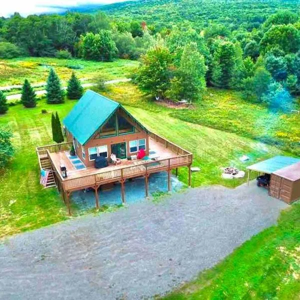 Journeys End Chalet - Minutes to Jay Peak!, hotel in Jay